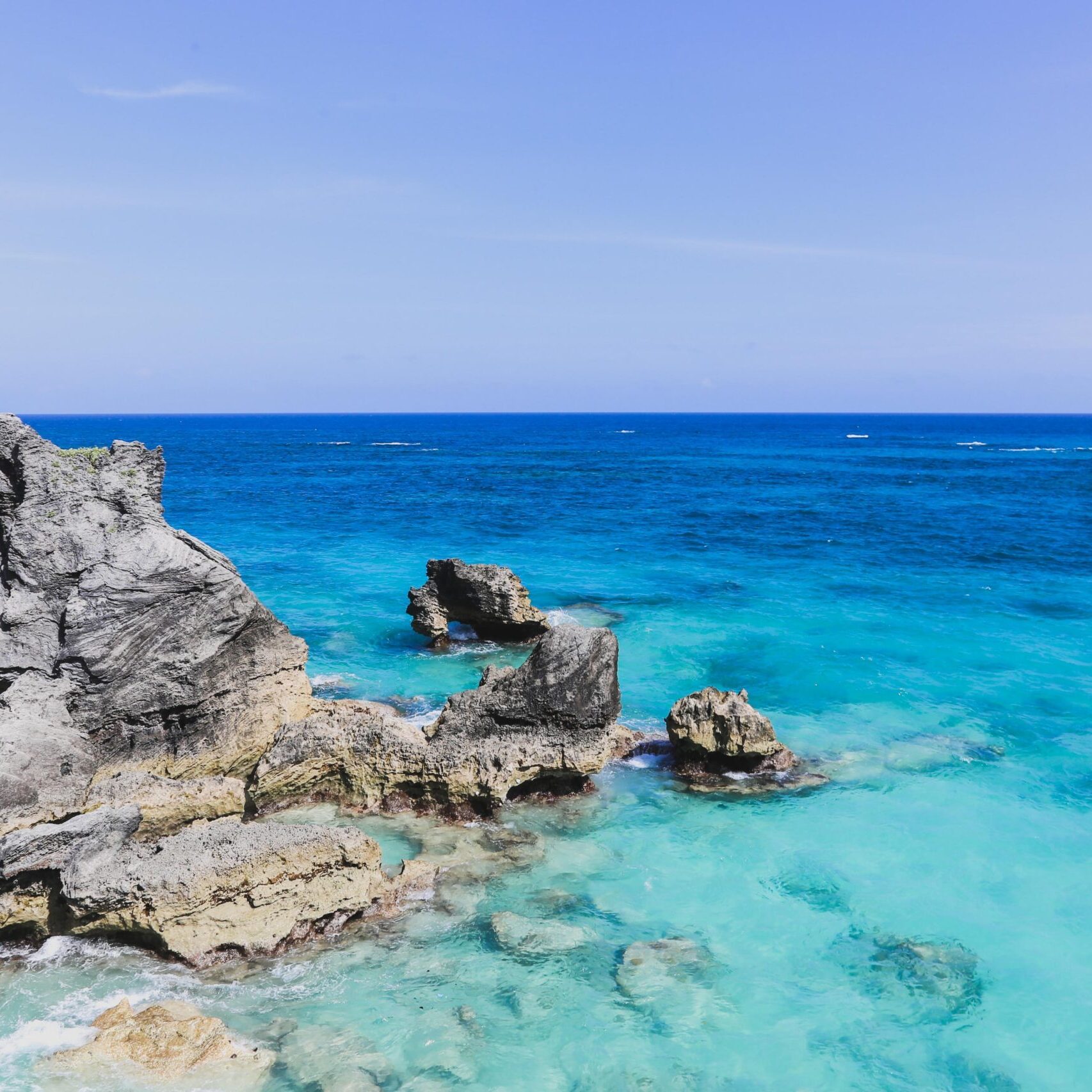 rocky-ridge-reaching-out-to-sea